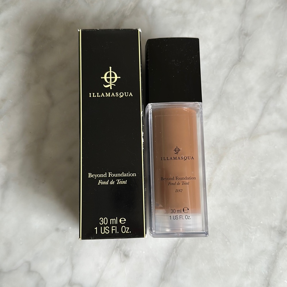 Illamasqua Beyond Foundation in shade DN2